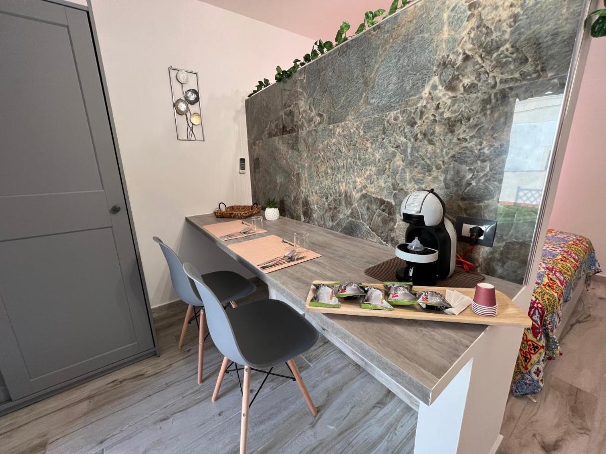 Loft Con Terrazzo A Livello Stazione Lägenhet Lecce Exteriör bild